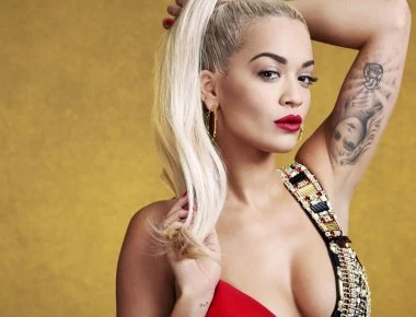 Rita Ora: Φωτογραφίζεται topless και βάζει φωτιά στο Instagram!